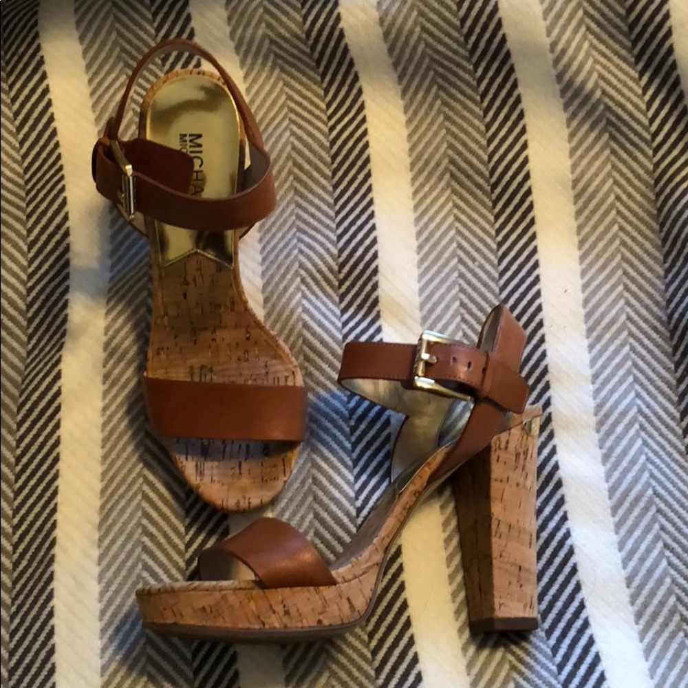 Michael Kors Chunky Heel - Picture 2 of 4